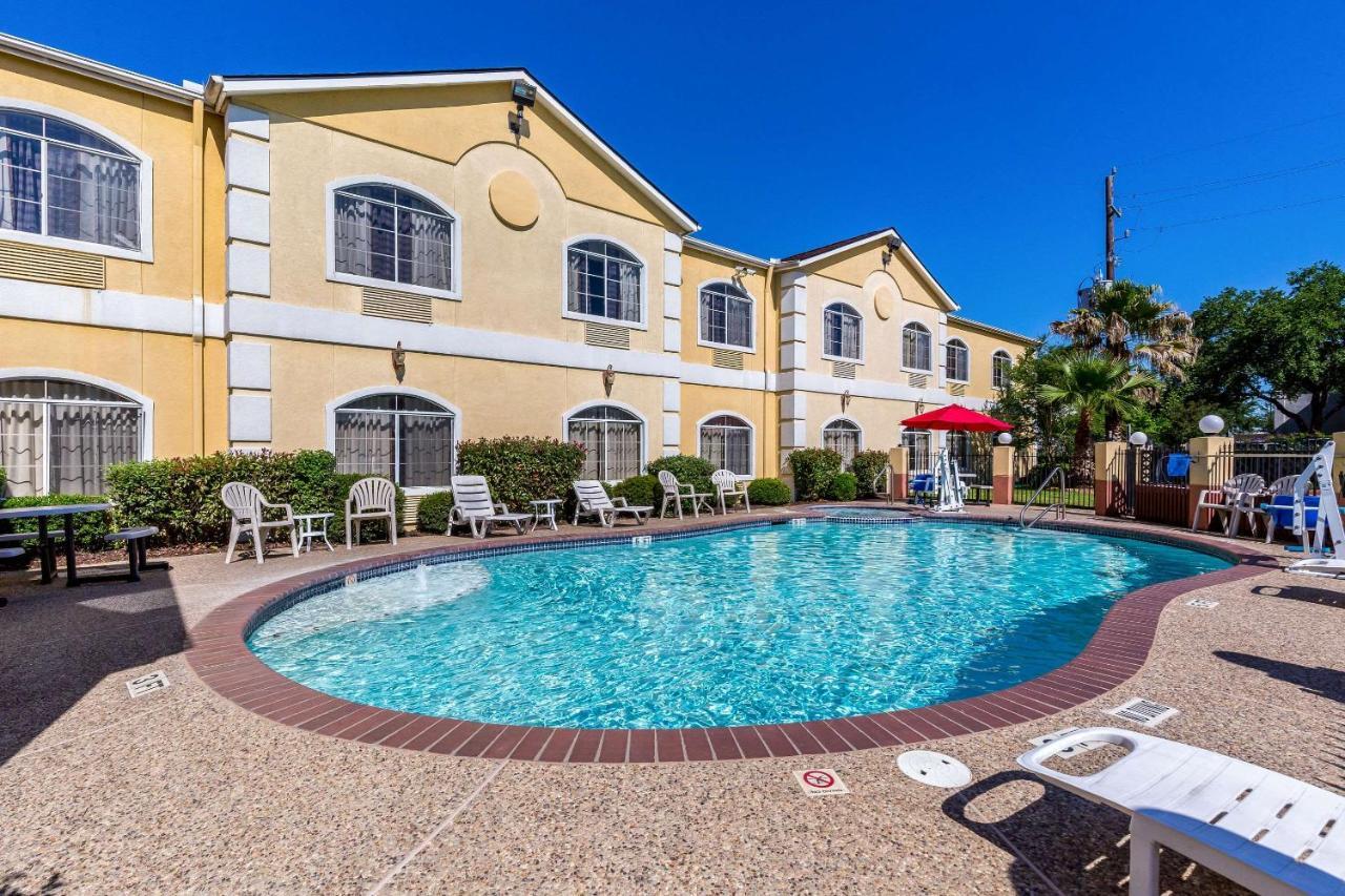 Quality Suites North Houston - Spring Exterior foto